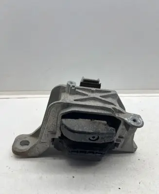 Ford Focus Engine mount bracket 326G20D
