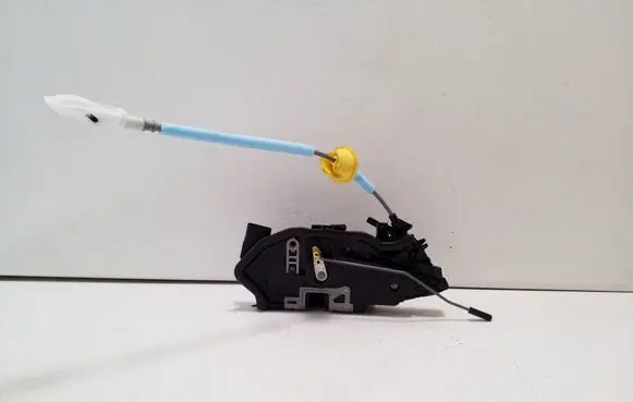 BMW 3 G20 G21 Front door lock 7445051