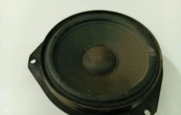 Opel Zafira B Front door speaker 