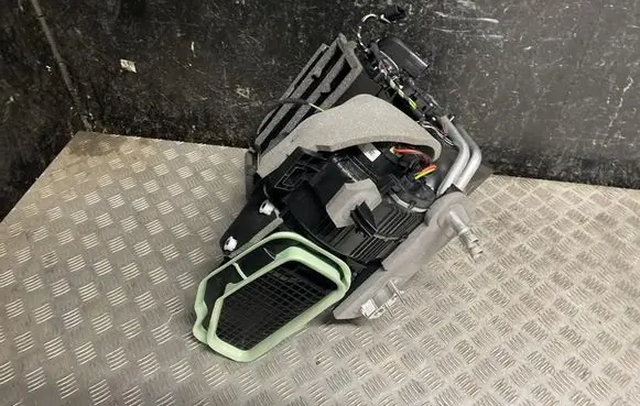 Opel Astra L Interior heater climate box assembly housing 9854873780