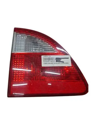 Tailgate rear/tail lights