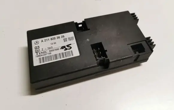 Mercedes-Benz E W211 Door control unit/module 2118203626