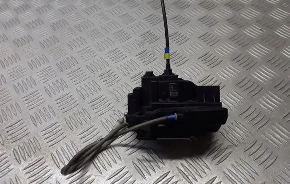 Nissan Note (E11) Rear door lock