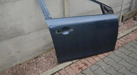 Volvo V40 Front door