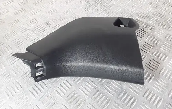 Foot area side trim