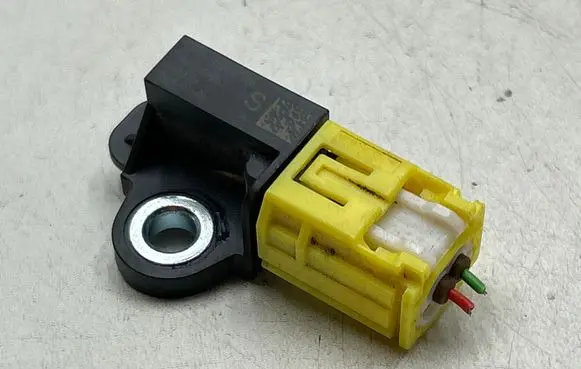 Nissan Qashqai Airbag deployment crash/impact sensor 988303RA0A 03092016