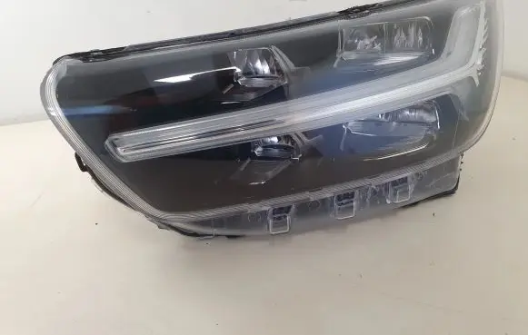 Volvo XC40 Headlight/headlamp 32293922