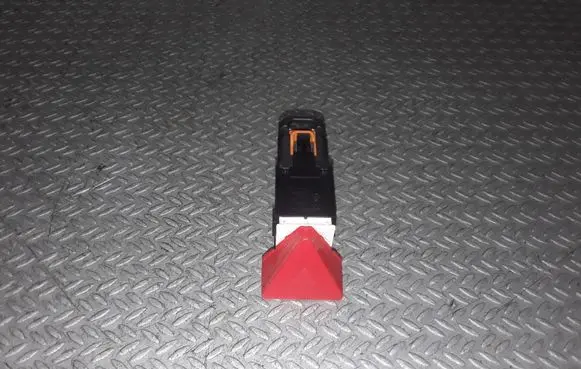 Volkswagen Touran I Hazard light switch