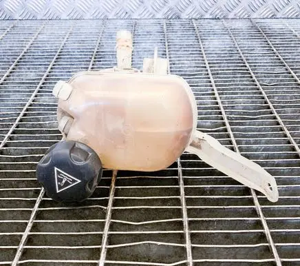 Peugeot 508 II Coolant expansion tank/reservoir