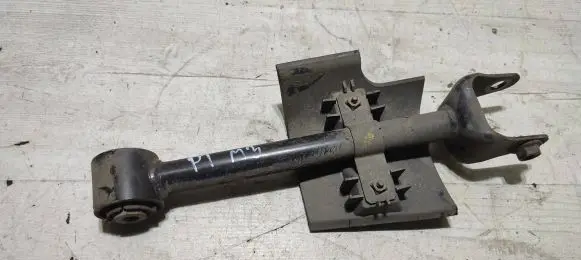 Mazda 3 III Rear control arm P102