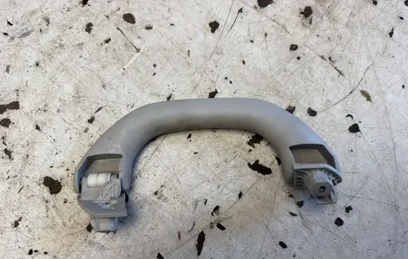 Volkswagen PASSAT B6 Front interior roof grab handle