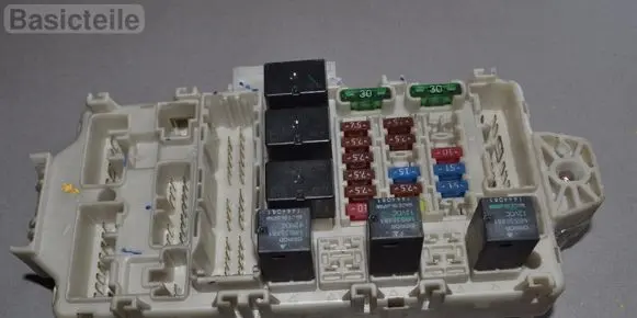 Mitsubishi Outlander Fuse module MR952263