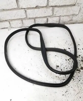 Peugeot 108 Front door rubber seal