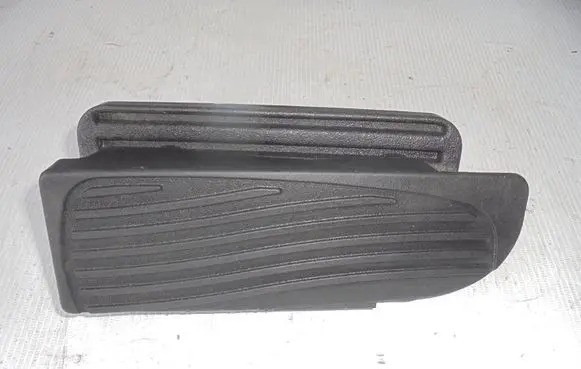 Jaguar XK8 - XKR Clutch pedal mounting bracket assembly 