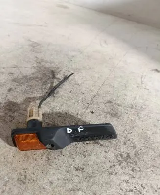 Front fender indicator light
