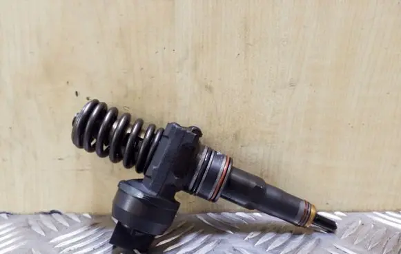 Audi A3 S3 8L Fuel injector 038130073AQ 0414720213