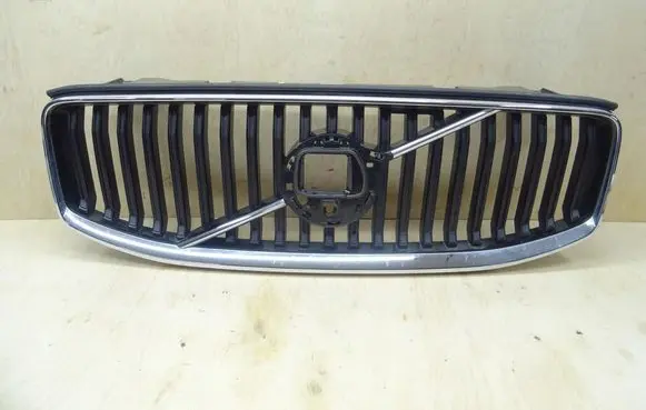 Volvo XC60 Front bumper upper radiator grill