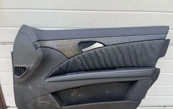 Mercedes-Benz E W211 Front door card panel trim A2117207051 00009D15 211D418