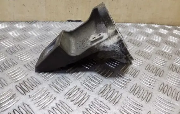 Land Rover Range Rover Sport L494 Engine mounting bracket CPLA6061CB