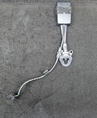 Audi A4 S4 B7 8E 8H Front seatbelt buckle 8H0857755A