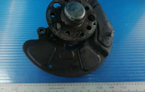 Mercedes-Benz E W212 Front wheel hub spindle knuckle