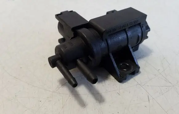 Fiat 500L Vacuum valve 55246290