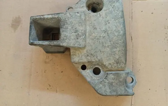 Renault Kangoo I Engine mounting bracket 8200068255