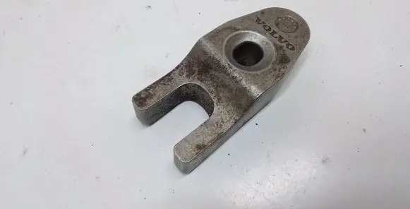 Volvo V70 Fuel Injector clamp holder