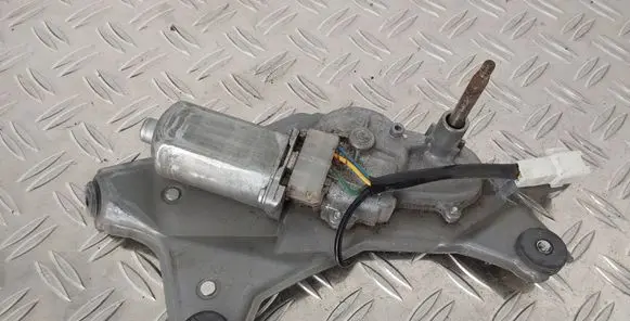 Toyota Prius (NHW20) Rear window wiper motor 8513047010 2596000351