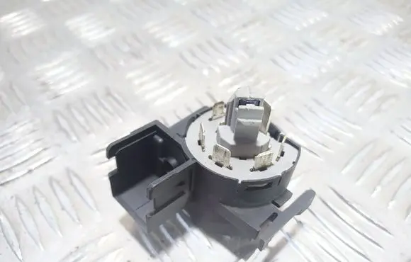 Opel Zafira A Ignition lock contact 90589314