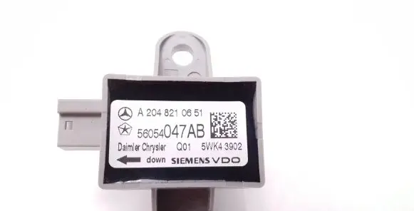 Chrysler Grand Voyager V Airbag deployment crash/impact sensor 56054047AB A2048210651 5WK43902
