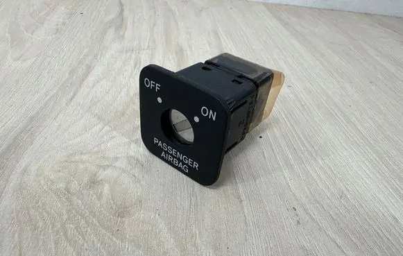 Toyota Corolla Verso AR10 Passenger airbag on/off switch 