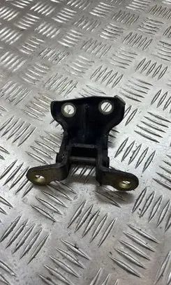 Hyundai Terracan Front door upper hinge