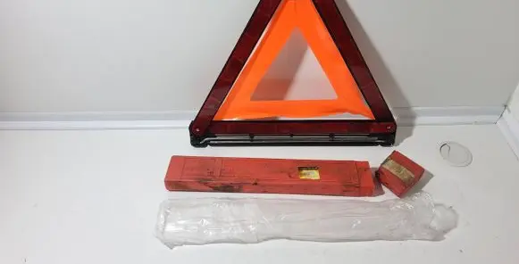 Toyota Corolla Verso AR10 Emergency warning sign 
