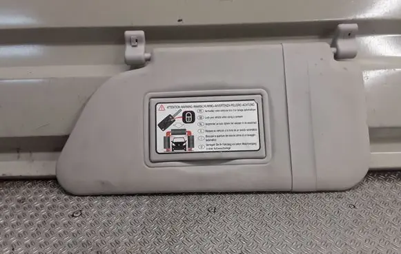 Peugeot 1007 Sun visor