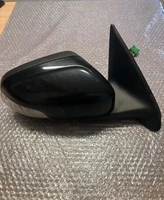 Volvo V70 Front door electric wing mirror 31217537