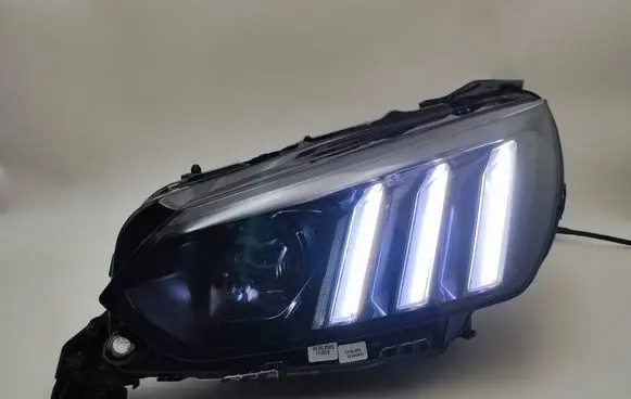 Peugeot 2008 II Headlight/headlamp 9850177680 L822464 01HCRPL125