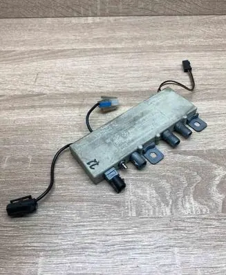 BMW 5 E39 Antenna control unit 8378090