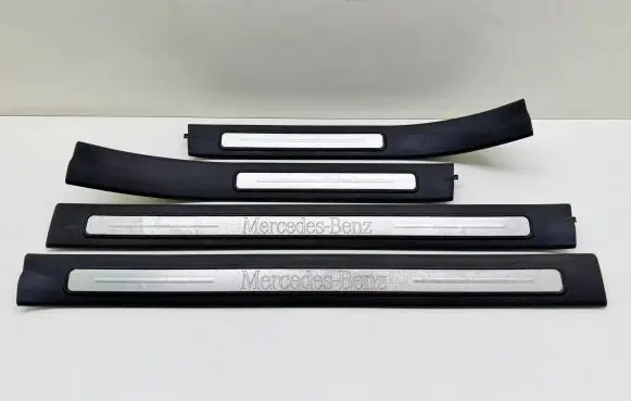 Mercedes-Benz A W169 Front sill trim cover A1696940074