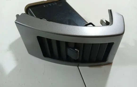 Peugeot 4007 Dash center air vent grill GN71114010