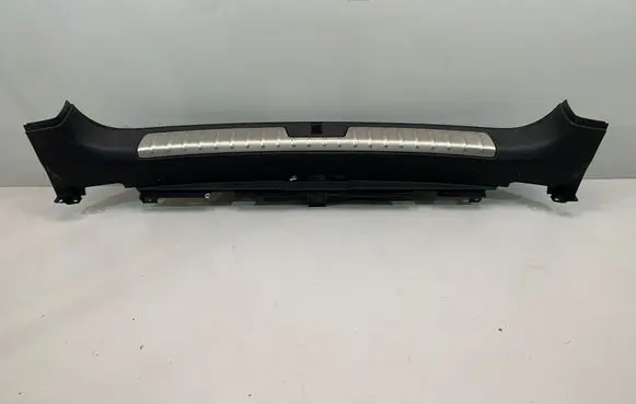Trunk/boot sill cover protection