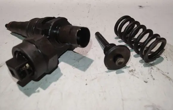 Ford Galaxy Fuel injector 038130073H