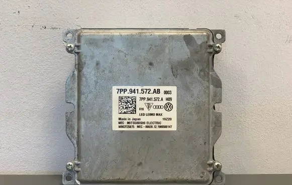 Audi A5 LED ballast control module 7PP941572AB W003T25075 1900500147