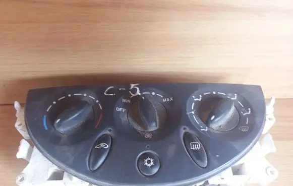 Citroen C5 Climate control unit F661827J