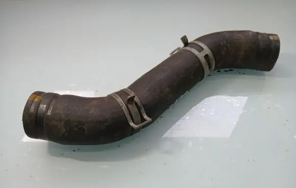 Mitsubishi Pajero Engine coolant pipe/hose