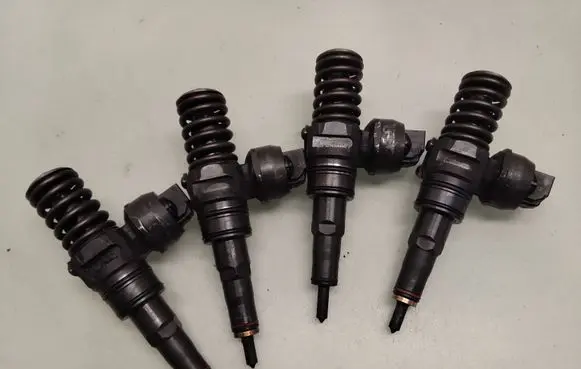Volkswagen Sharan Fuel injectors set 038130073AK