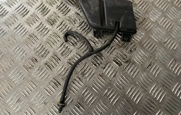 Jeep Grand Cherokee (WJ) Vacuum air tank 52109548AA