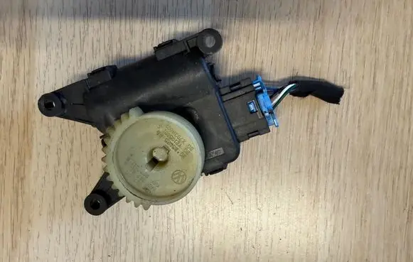 Seat Leon (5F) Air flap motor/actuator 6Q0907511A