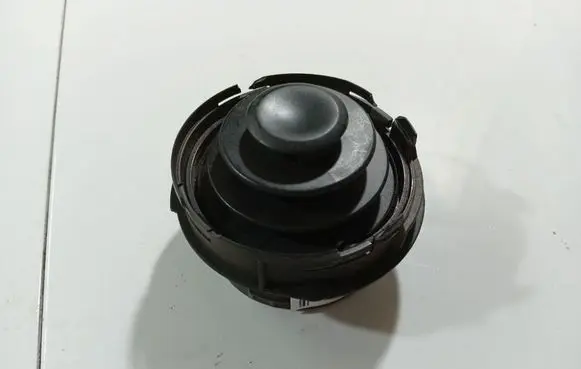 Toyota Aygo AB10 Dash center air vent grill