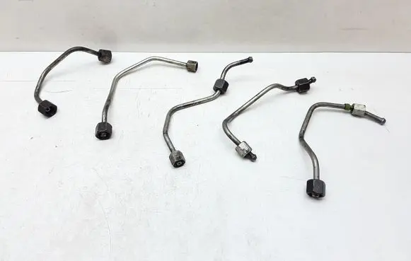 Fuel injector supply line/pipe